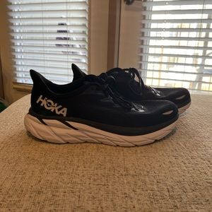 Hoka Clifton 8